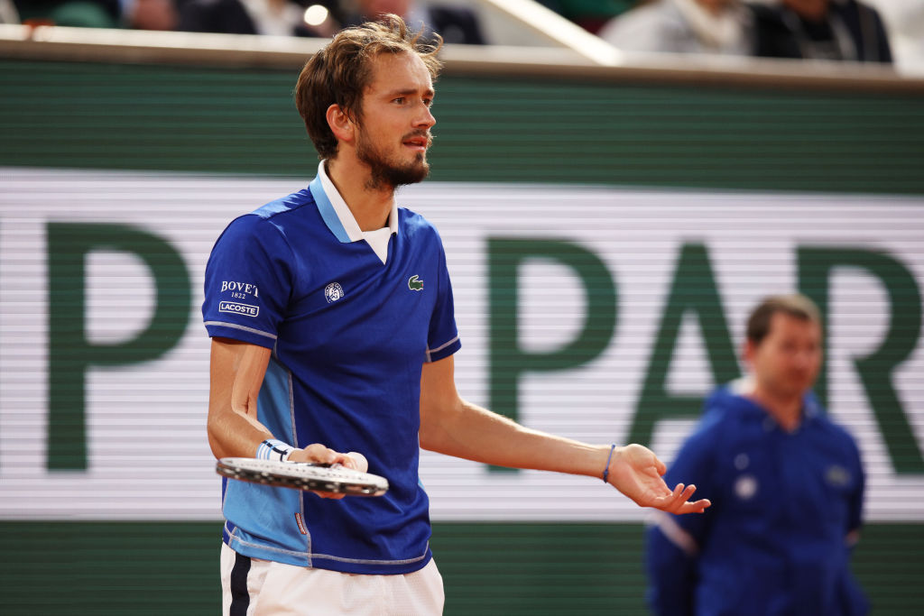 他不仅从管 他不仅从管