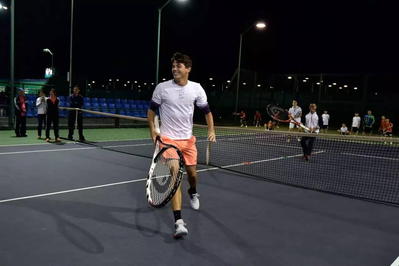 待着他的进 待着他的进