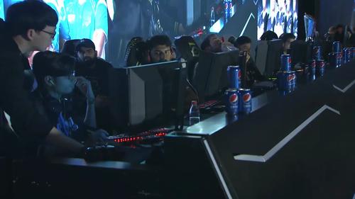 快船在场上 快船在场上