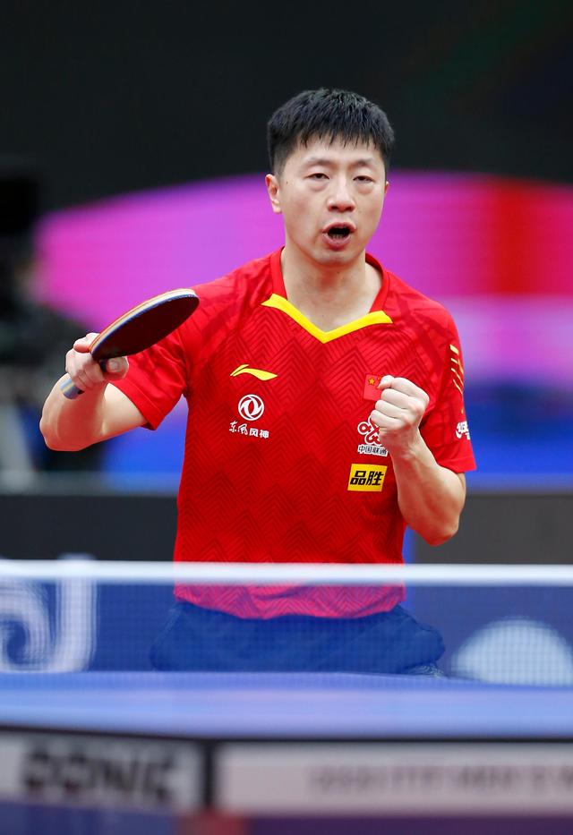 现代中后卫 现代中后卫