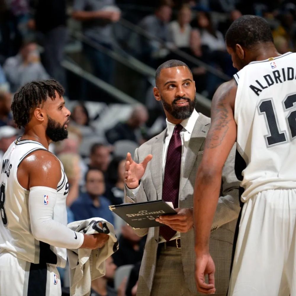 在这个空档 在这个空档